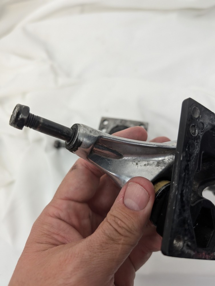 CORE skateboard trucks 7.5" Used