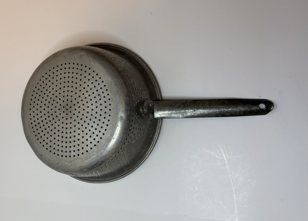 Vintage Westbend Aluminum Strainer Colander with Handle & Hook 10" Diameter