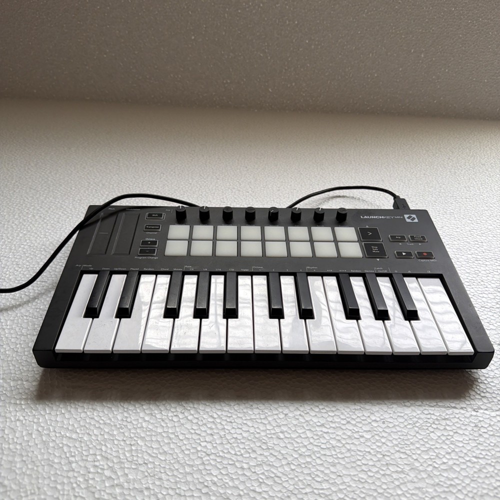 Novation Launchkey Mini Mk3 25 Mini-key Midi Keyboard Controller