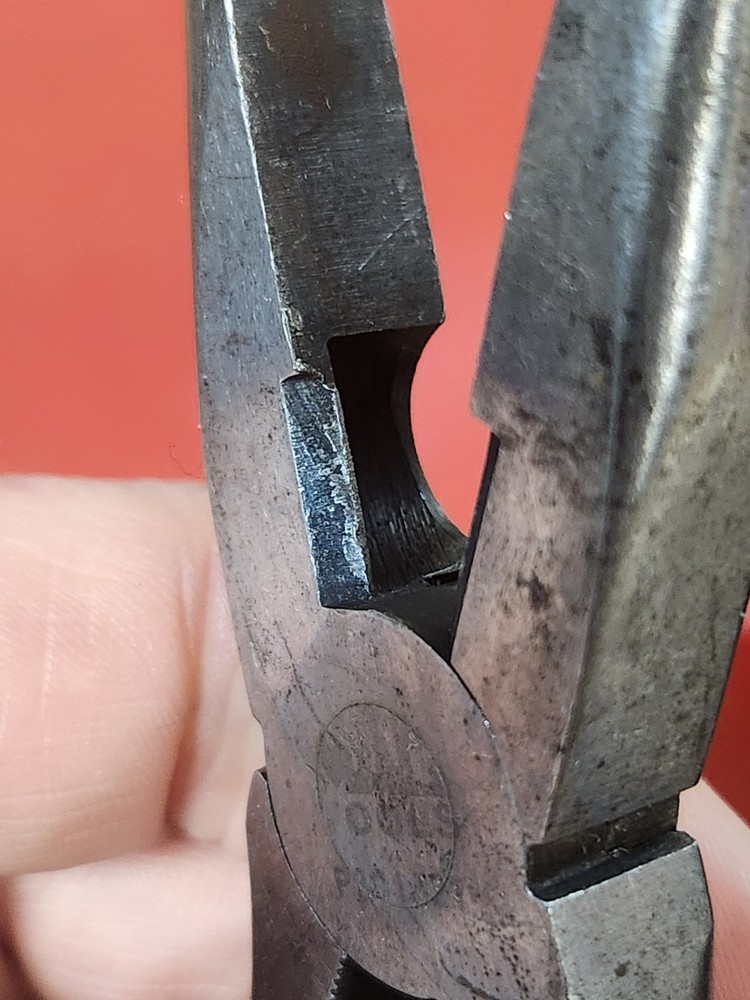 Mac Tools Needle Nose Pliers P301822 8" Red Handle