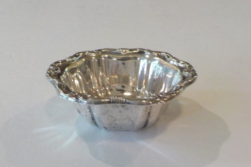 BIRKS ANTIQUE CHASED STERLING SILVER NUT DISH, SCROLL DESIGN, 20 grams