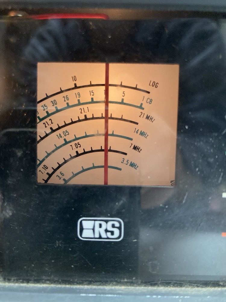 Realistic DX-160 Solid State Communications Receiver Powers On. READ