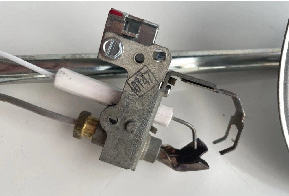 Bradford White Nat Gas Pilot Assembly 233-45653 OEM