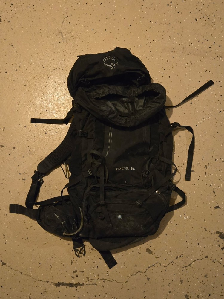 Osprey Kestrel Unisex Backpack 38L, Black