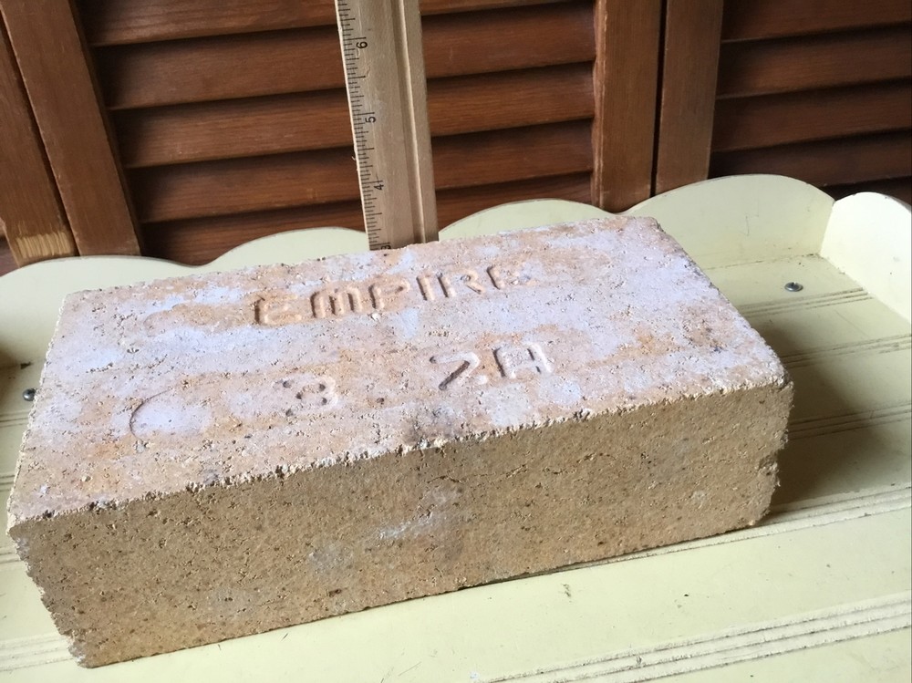 A. P. GREEN EMPIRE INSULATING FIREBRICKS 15 BRICK @ $2 EACH FOR ango1281 ONLY