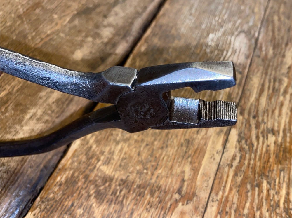 VINTAGE GPO POST OFFICE COMBINATION PLIERS 6” CUMBRIAN TOOLS ENGINEER OLD TOOLS