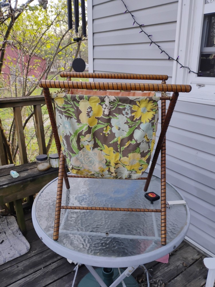 Tall 22"  Vtg Sewing/Knitting Folding Caddy - Wood Frame Opens Secure chain