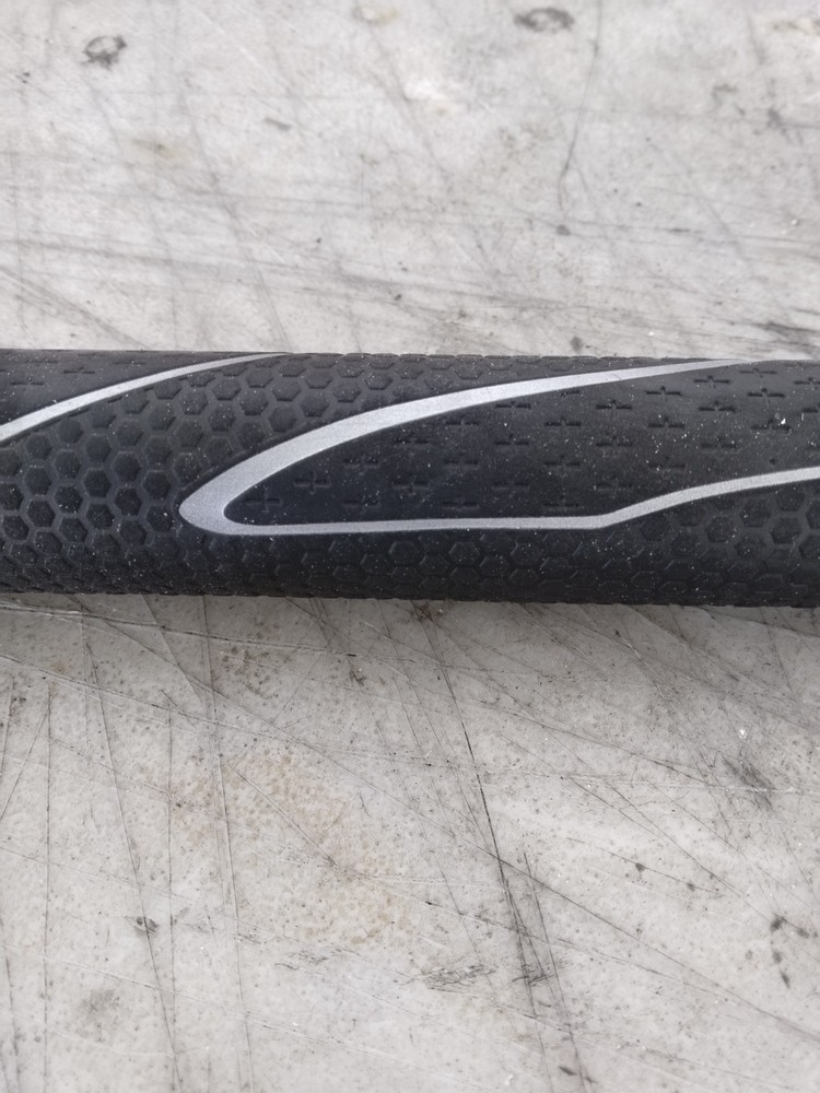 One JumboMax Golf Grip, pulled and great condition.