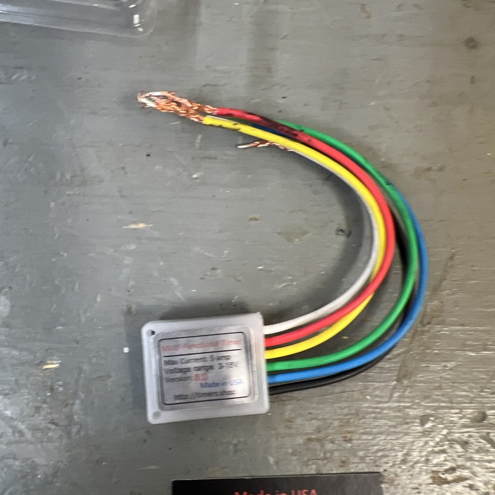 Small , miniature 3-18v 5amp multi functional timer. 0.1sec to 400 days