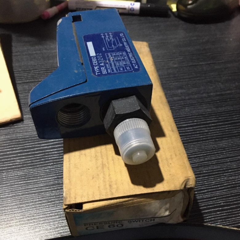 1pcs ACT CE60 pressure relay pressure switch