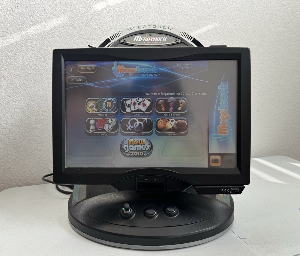 Merit Megatouch Aurora Arcade Video Multi Game Machine