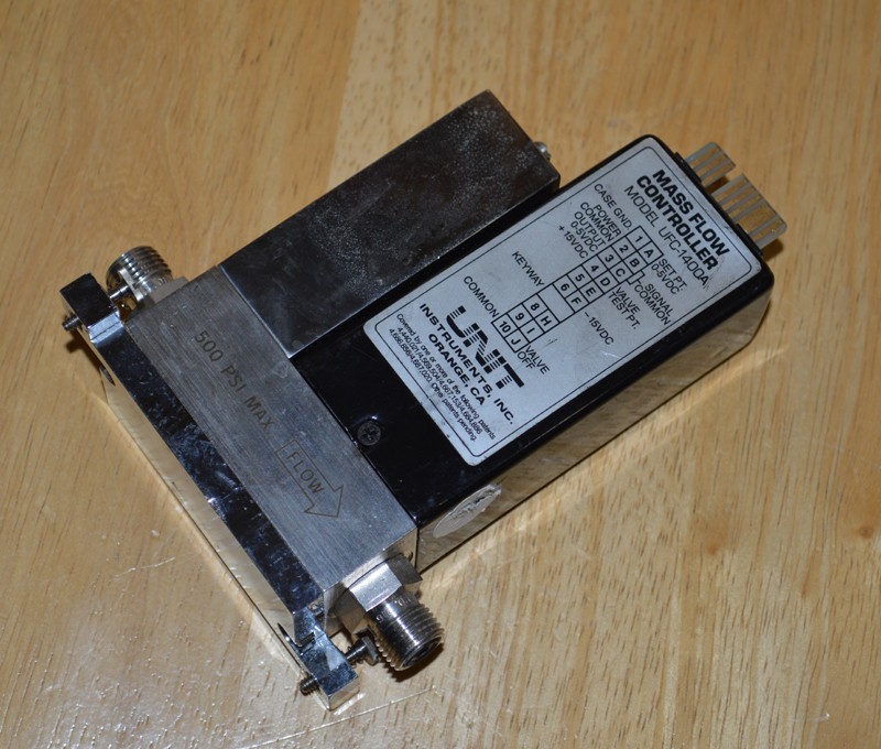 UNIT Instruments UFC-1400A Mass Flow Controller 300 SCCM Gas CF