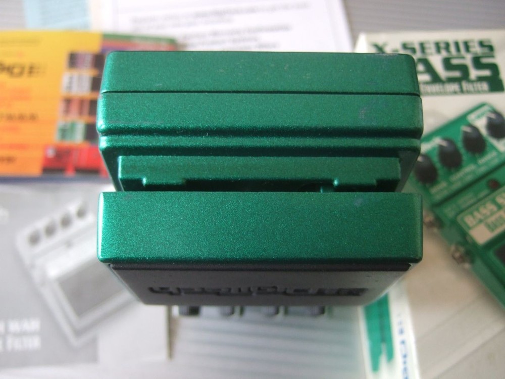 Complete with accessories DigiTech BASS SYNTH WAH DigiTech