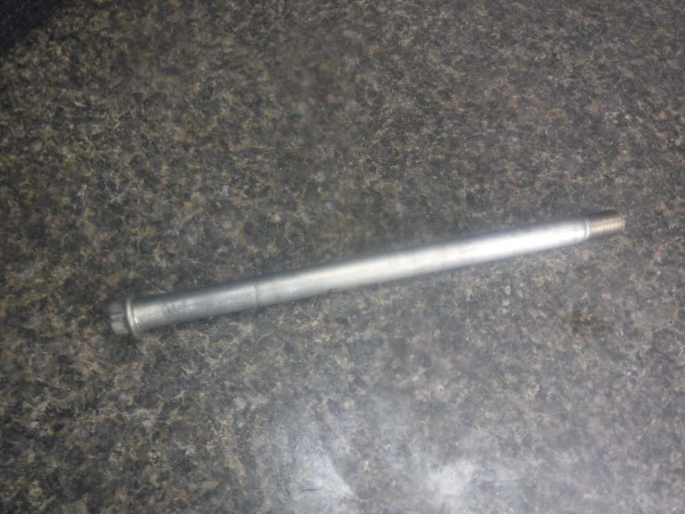 08 Yamaha V-Star 650 XVS650 Front Axle Bolt S3C