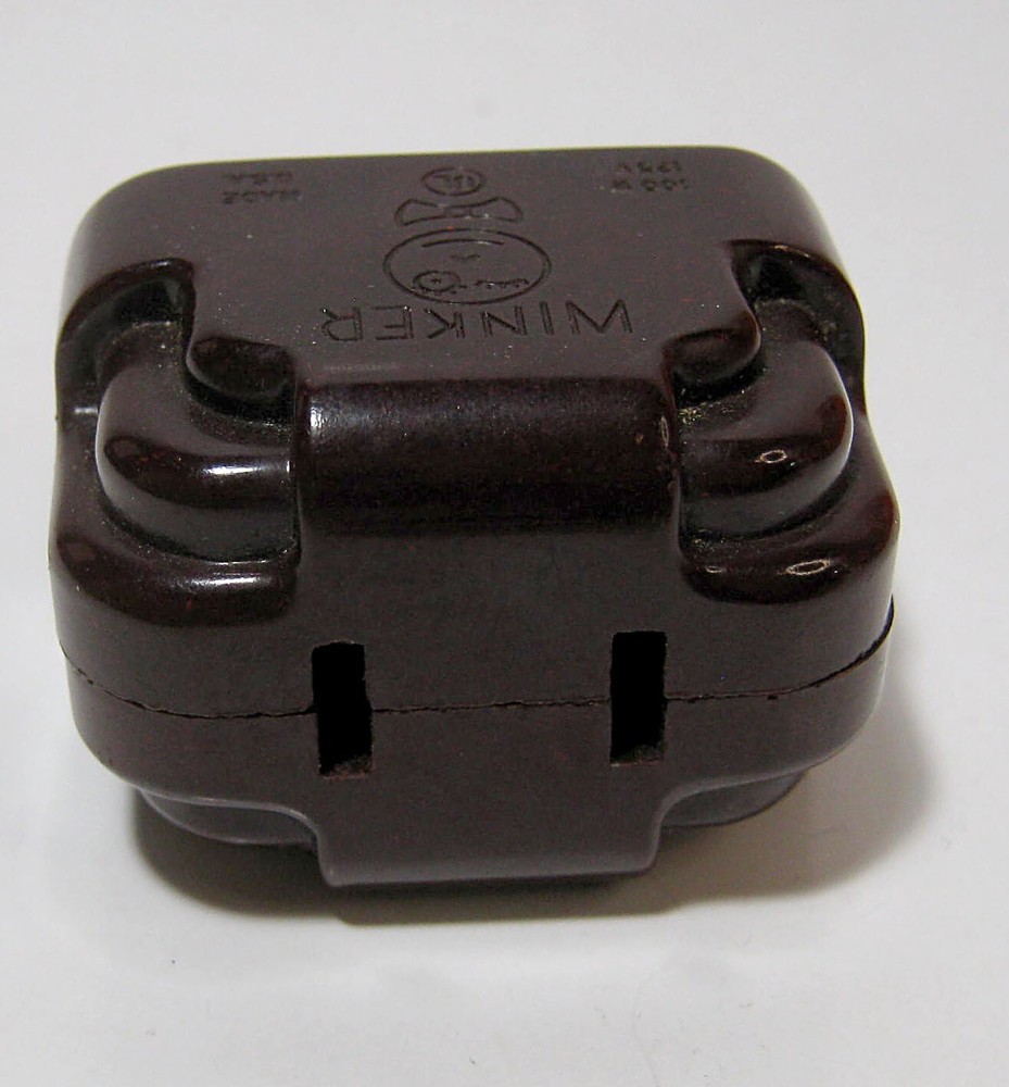 Vintage Winker 100W 125V Plug Adapter Bakelite