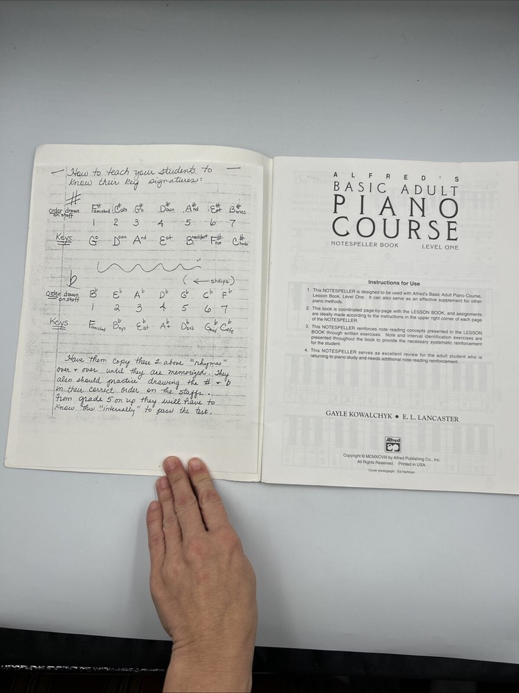 Alfred's Basic Adult Piano Course Notespeller Book 1