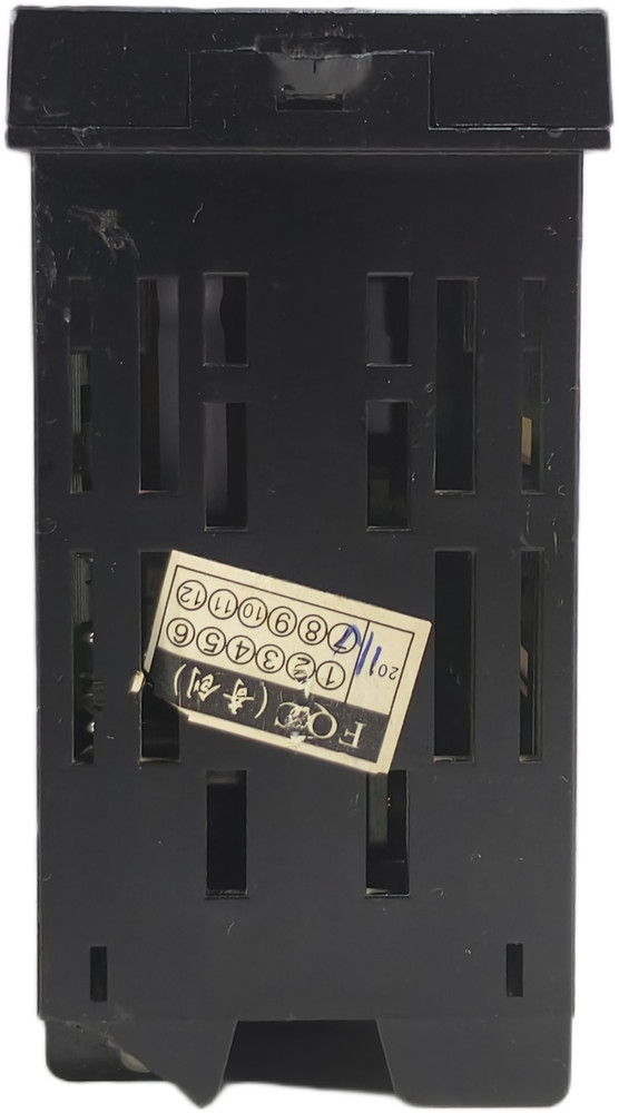 Omron E5EZ-PRR203T Controller Temperature 100-240 VAC 10VZA