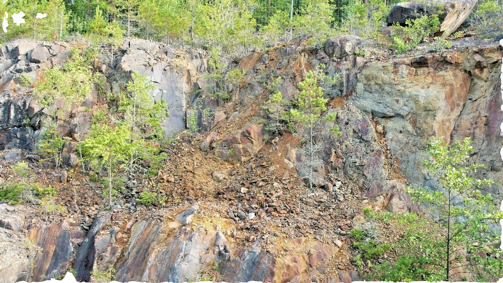17lbs gold paydirt unsearched