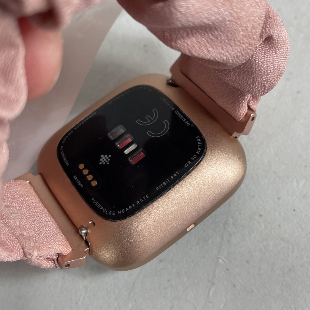 Non-Working Rose Gold Fitbit w/ Bands & Charger Bundle Lot **Read Description**