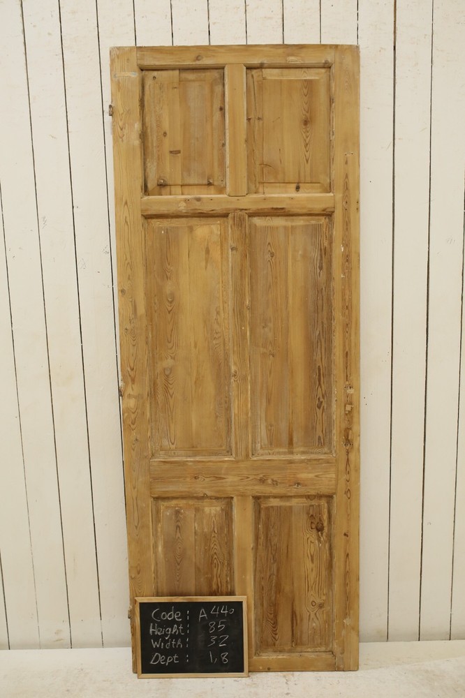 VINTAGE SINGLE DOOR A440