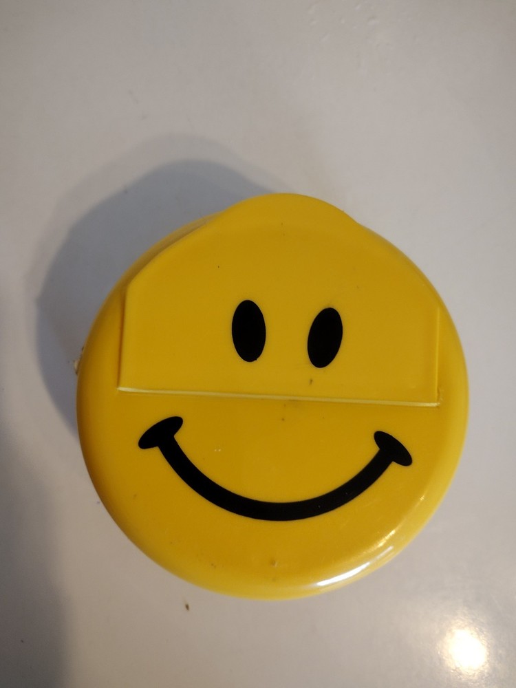 Smiley Plastic Pitcher Sandwich Holder Snack Holder