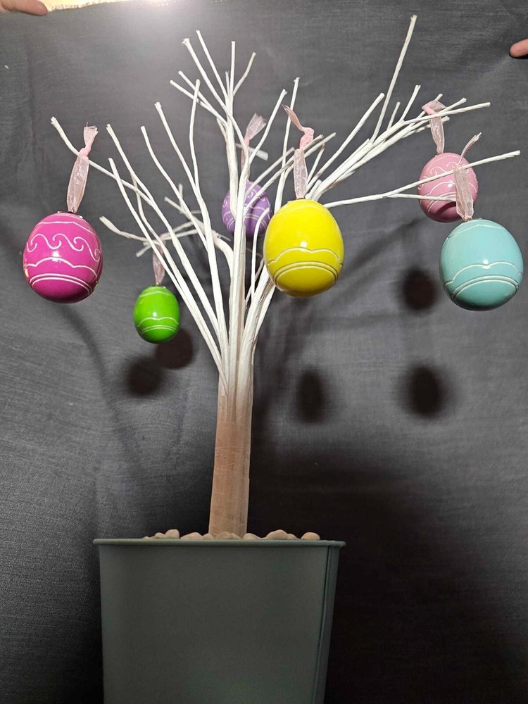 Egg-cellent! 20" Spring Easter Egg Tree • Centerpiece Decoration (Avon)