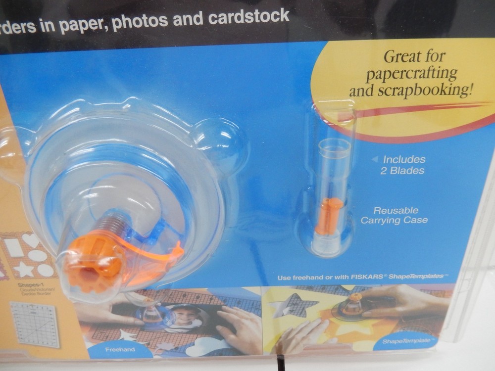 Fiskars Shape Cutter & Shape Template Starter Set + Extra Blades