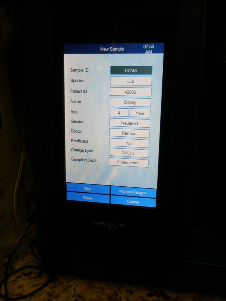 ABAXIS VETSCAN HEMATOLOGY ANALYZER HM5 - in working environment