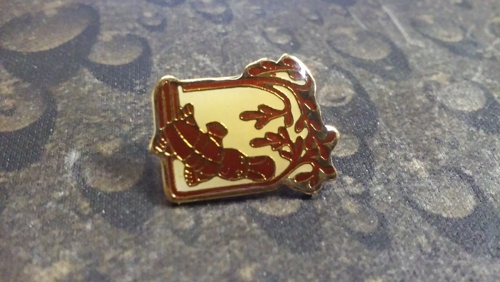 Duck-Billed Platypus  lapel jacket pin badge