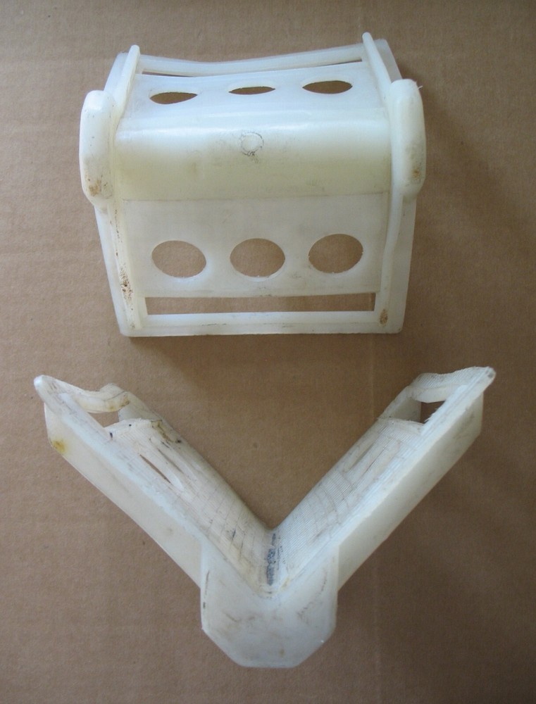 Pair Plastic Cargo Pallet Corner Protectors 4" Strap Guards Tie Down Edge Corner