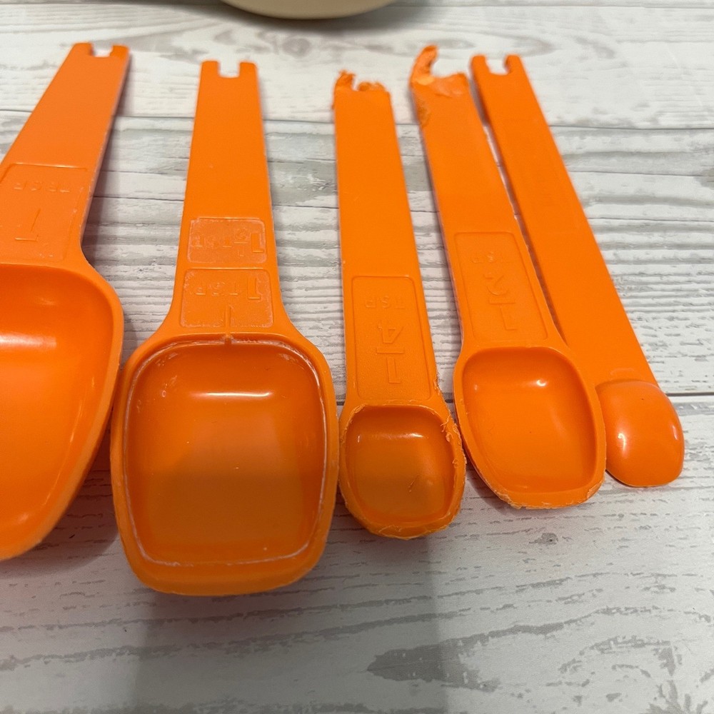 VTG Tupperware Measuring Spoons Set Orange Cream Plastic Kitchen Tools Bundle