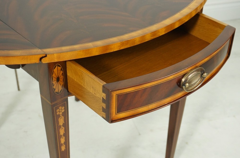 Hepplewhite Mahogany drop leaf side accent Table with Inlay Hand Made