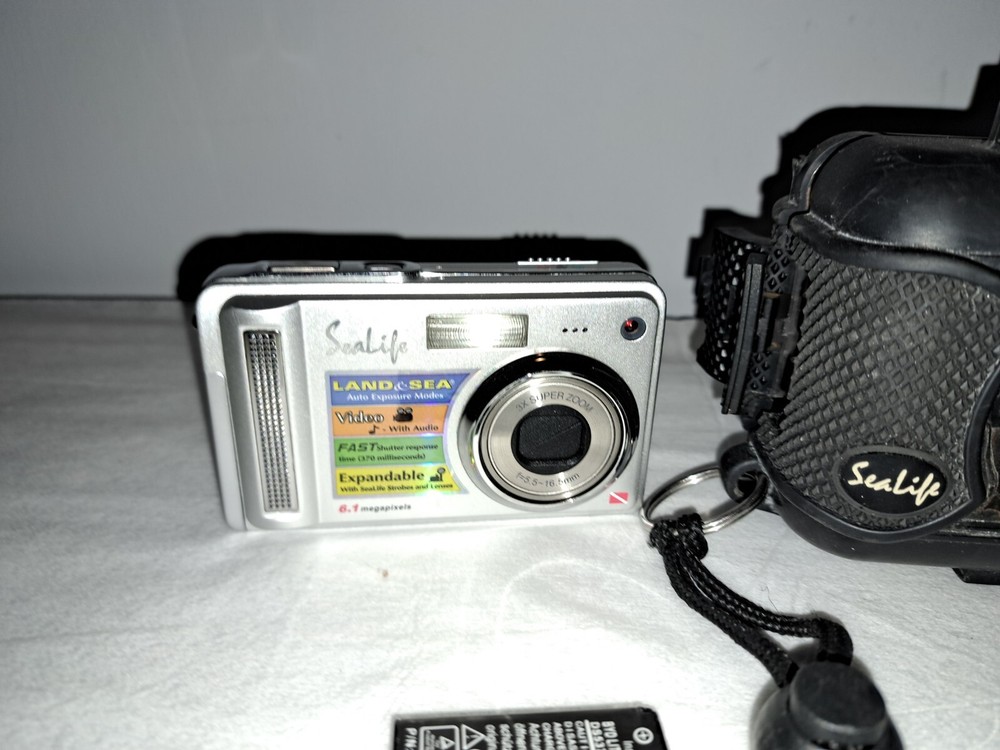 *read*Sealife DC 600 Camera With under water Case