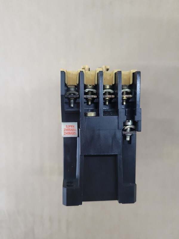 Allen Bradley Contactor 100-NX101D [USED]