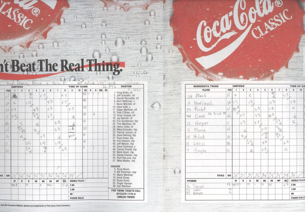 1992 Minnesota Twins vs Seattle Mariners Program: Shane Mack on Cover