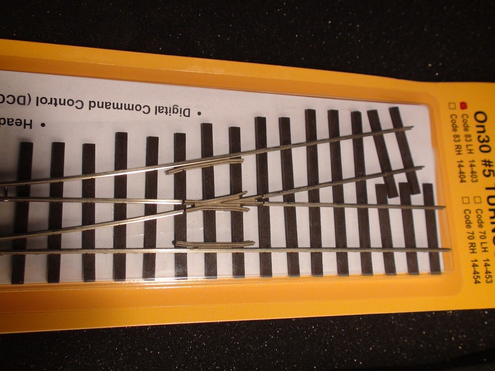 Micro- Engineering #14-403 On30 #5 CODE 83 LH TURNOUT