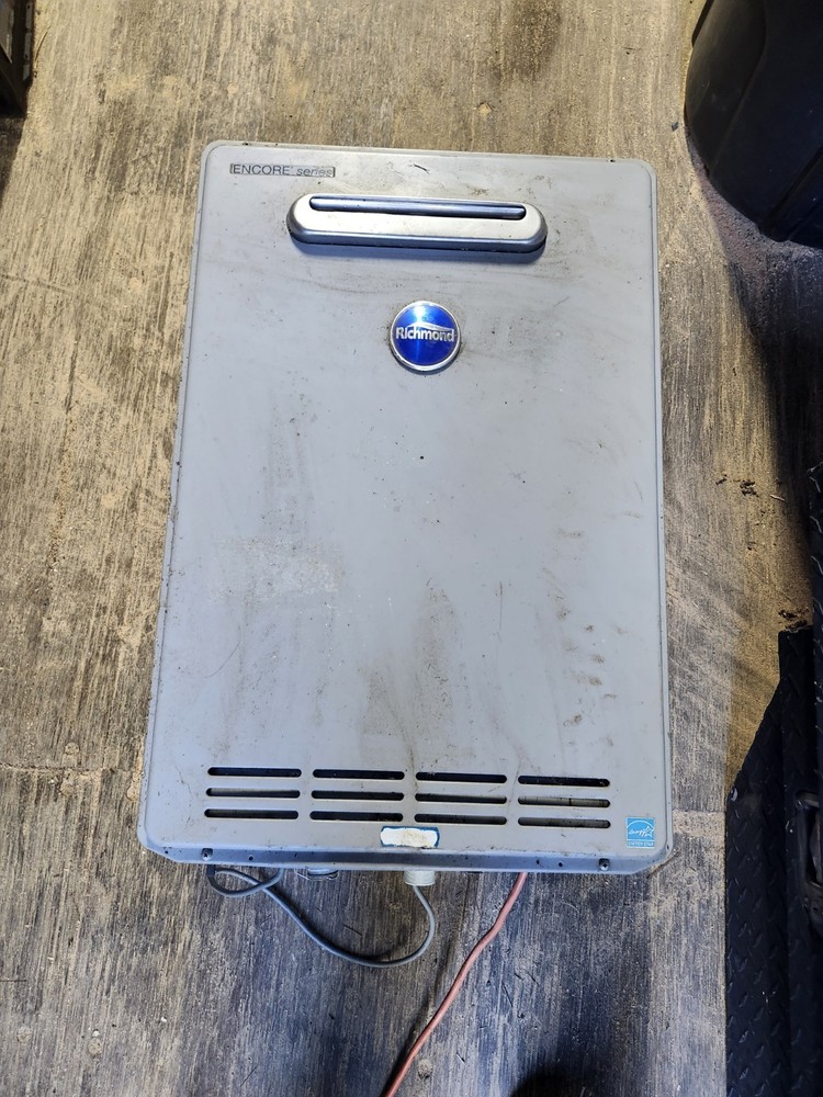 Rheem Tankless Water Heater 199 000 BTU Propane Gas Outdoor