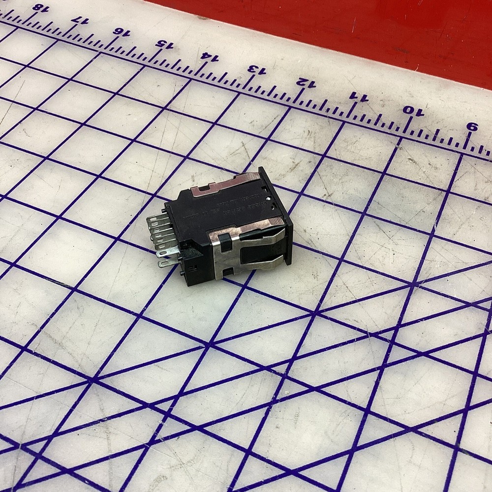 Micro Switch AML 20 Series 10 Prong