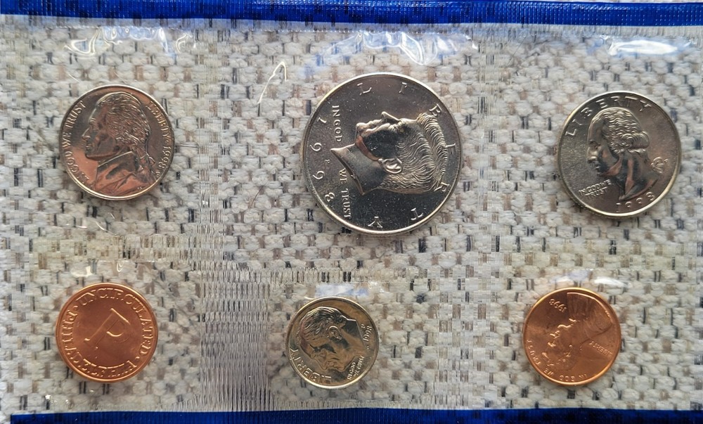 1998 P&D Mint Set Uncirculated US with Envelope & COA