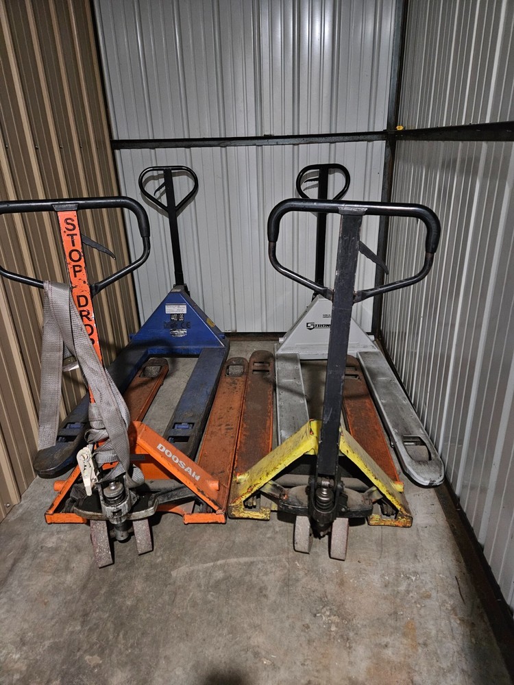 4 Pallet Jacks 5500lb Capacity 2.5 Ton