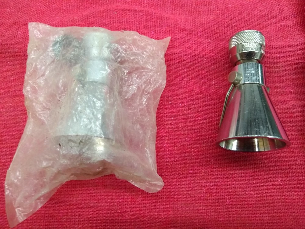 Shower head 2.5 GPM Fundamentals 2"W Showering on/off Function - Chrome