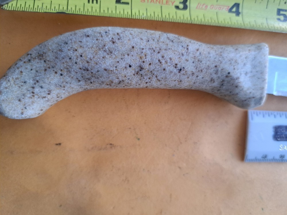 NICE Small Hunting Knife. Small Game. Corian? Handle