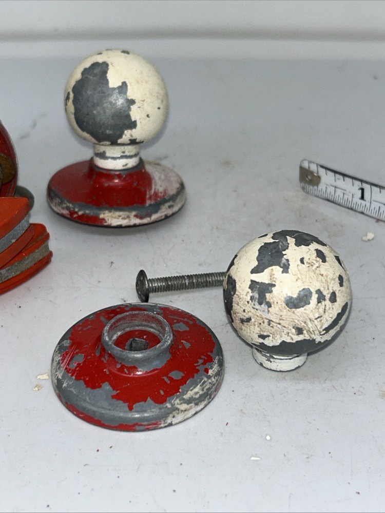 Set 5 Retro Art Deco Pull Drawer Handles Red White