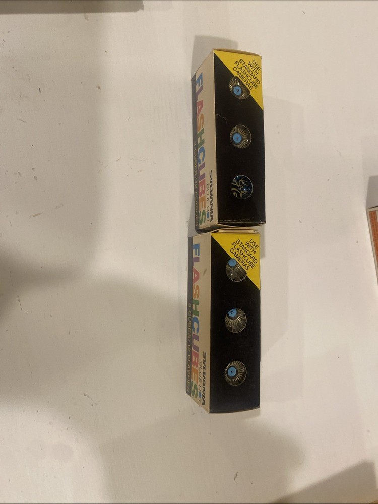 Sylvania Blue Dot Flash Lot - MAGICCUBES, FLASHCUBES, FLASHBULBS