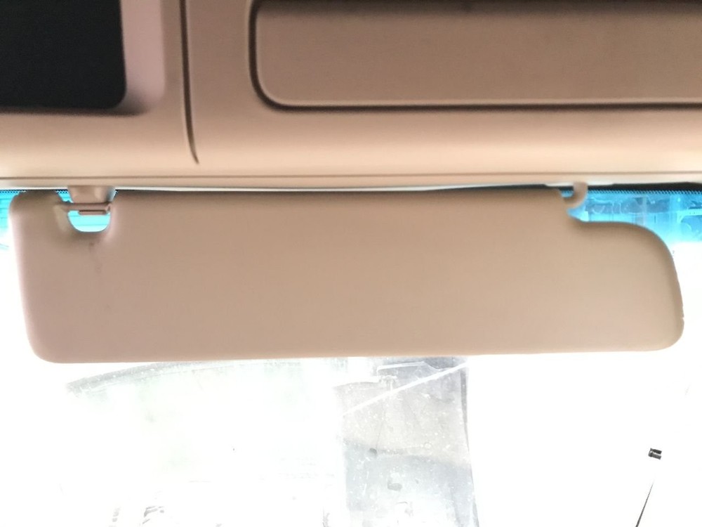 Kenworth T680 Right/Passenger Interior Sun Visor - Used