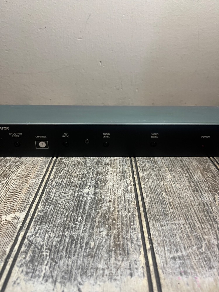 Dracom 300VMF Fixed Channel Modulator - AS-IS-Read Description