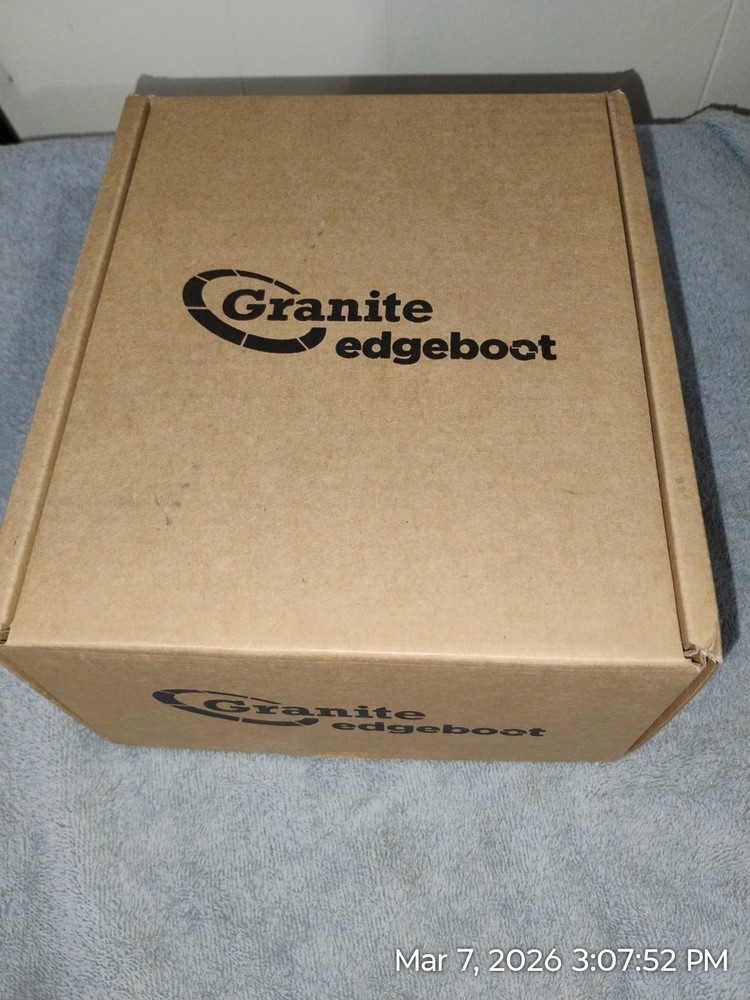 Granite EdgeBoot 15A Ai-Powered PDU/Dock OBN