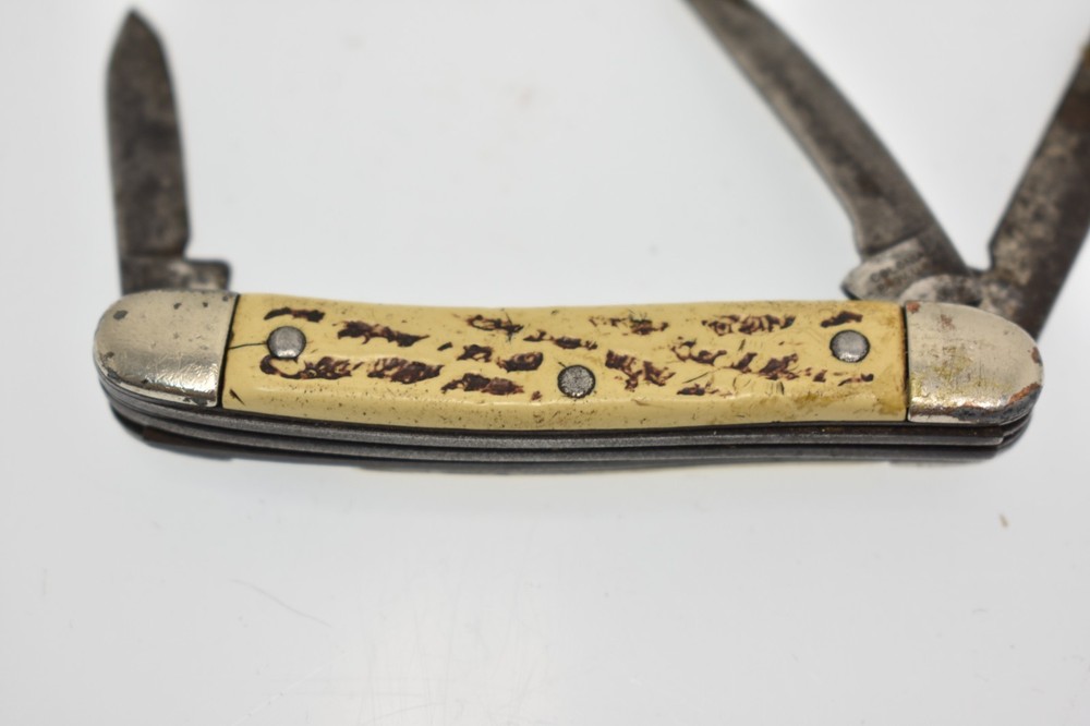 Vintage Colonial pocket knife