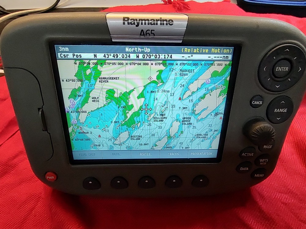 Raymarine A65 Multi Function Display Chartplotter Sonar Color Navionics - E33020