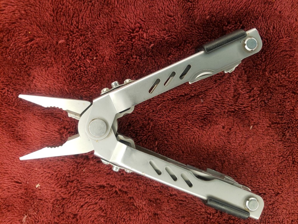 🔪🔪🔪 Gerber Multi Tool Needlenose MP400 with scissors 4sw